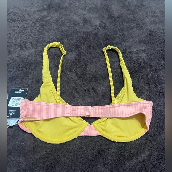 NWT Billabong Women's Hi Life Panelled Bra Bikini Top size Smalll - Picture 5 of 13